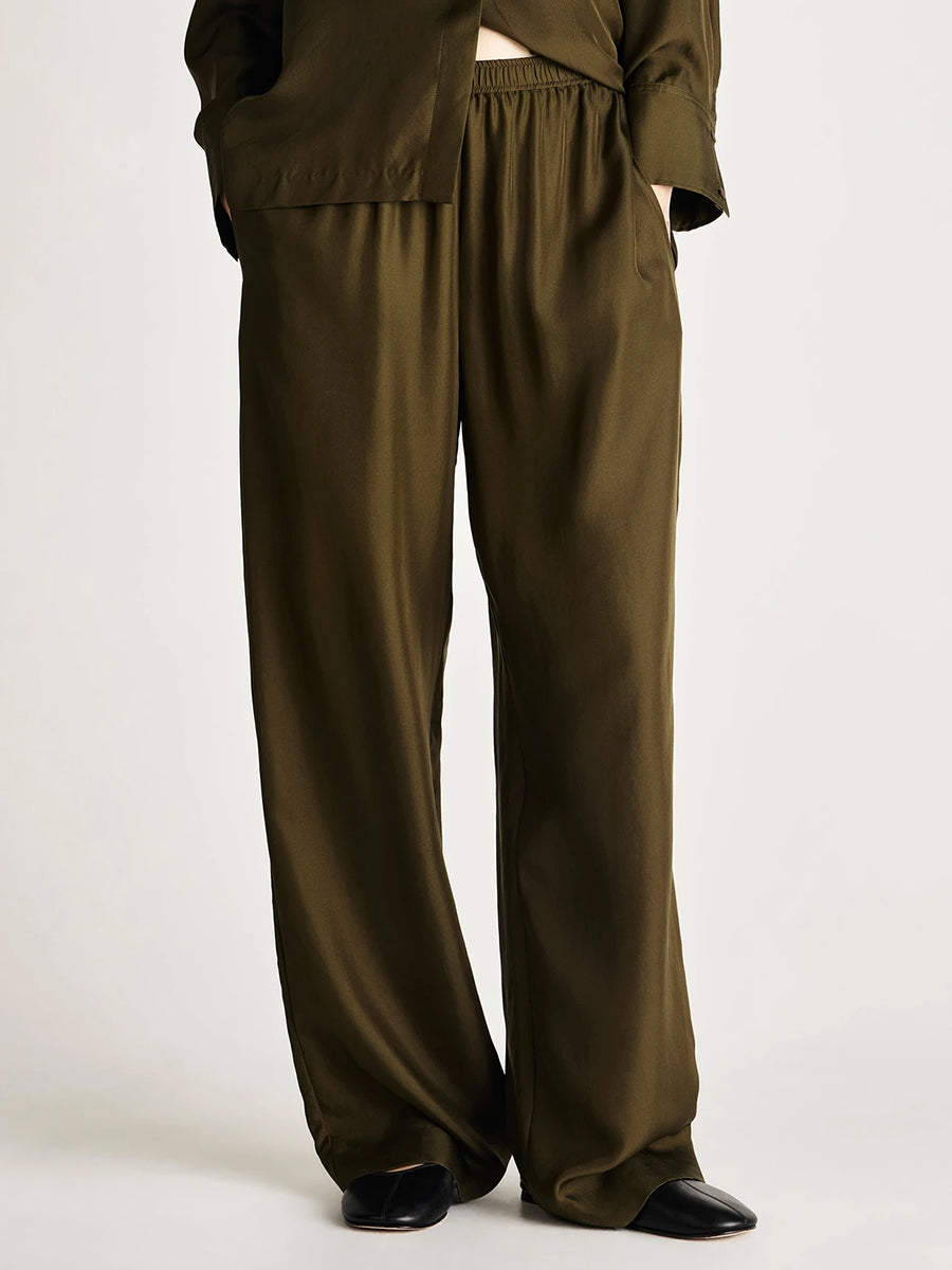 Jac + Jack Brig Silk Pant in Hunter