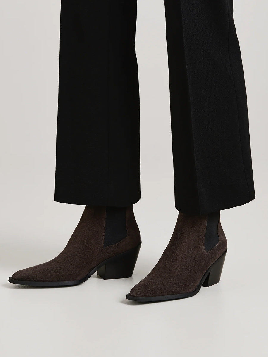 Leo Boot in Mulch Suede