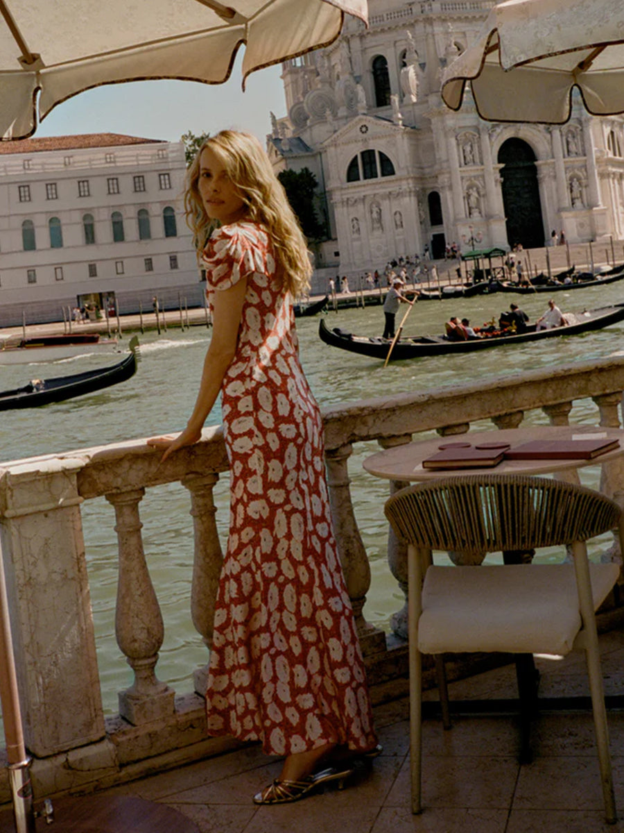 Doen Alna Dress in Rouge Fluers DAnemone