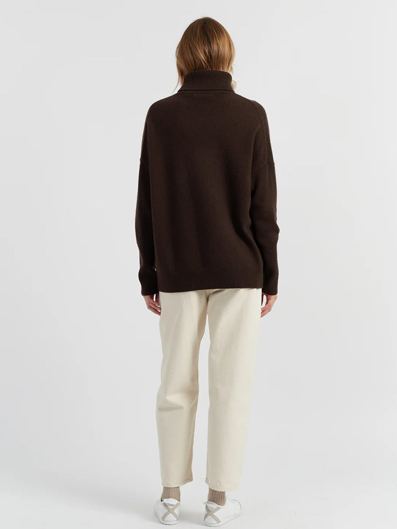 Relaxed Polo in Chocolate