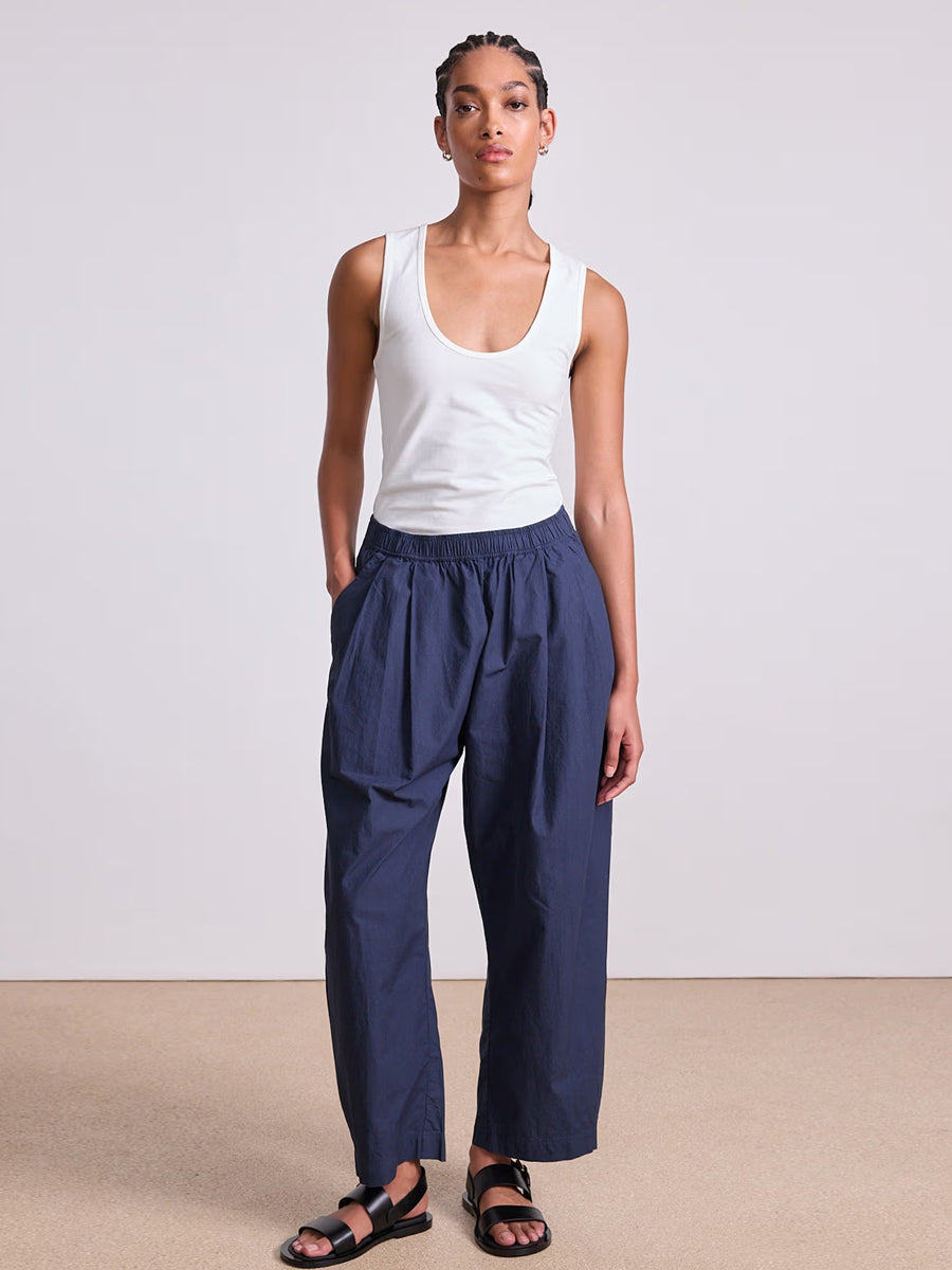 Spa Pleat Pant in Navy