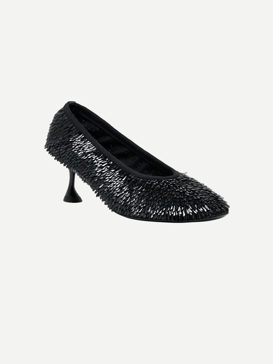 Tee Sequin Pumps in Black