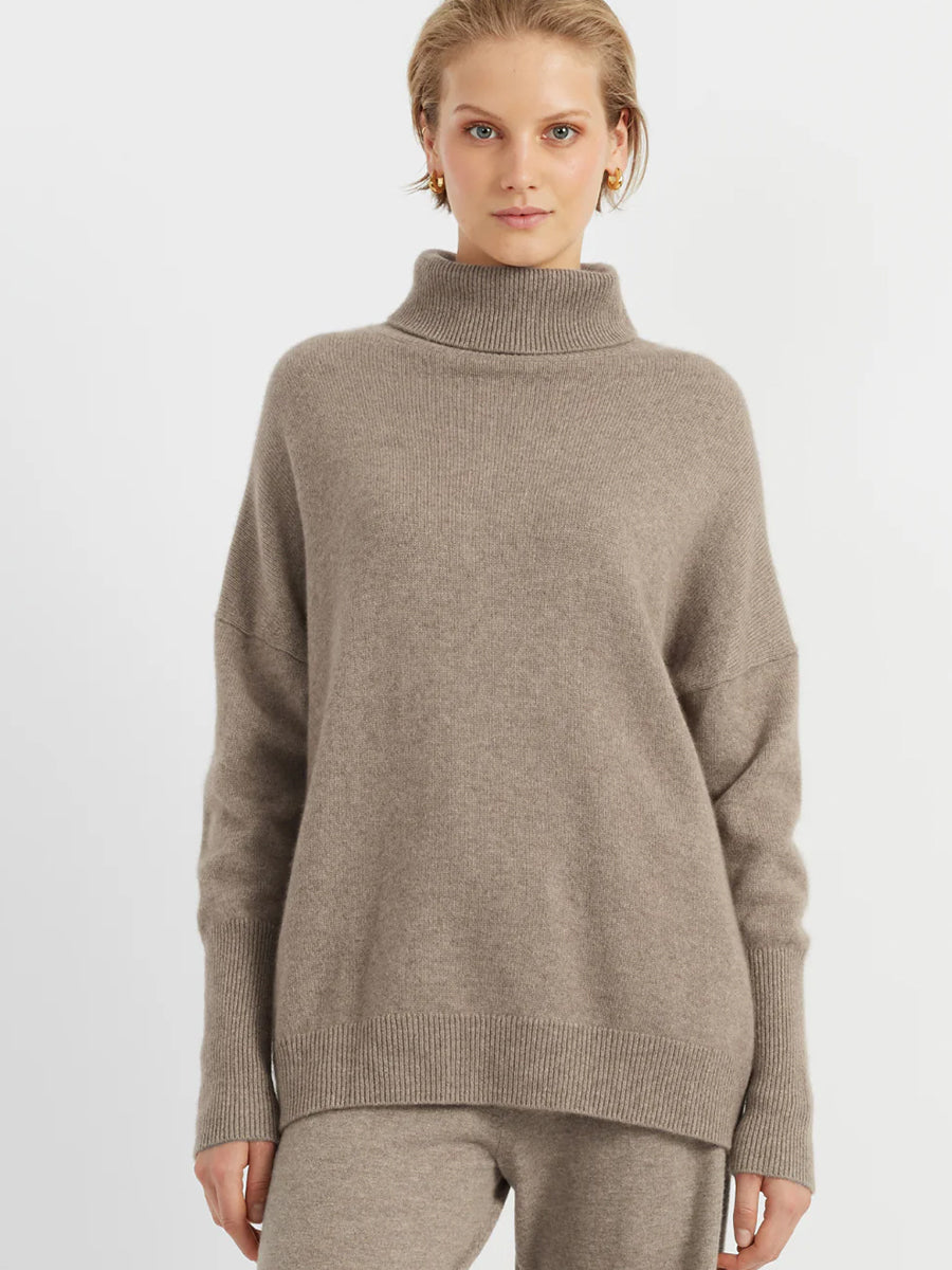 Relaxed Polo in Soft Truffle