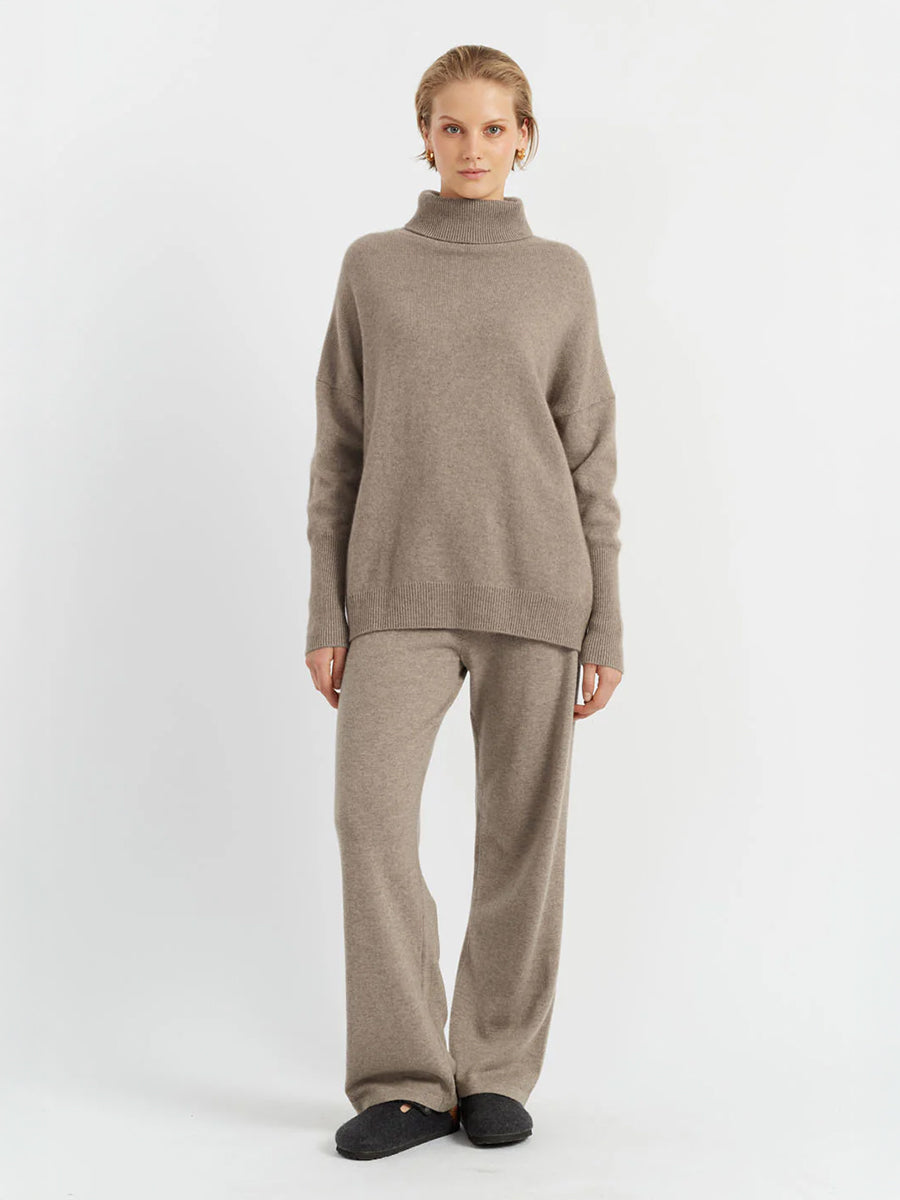 Relaxed Polo in Soft Truffle