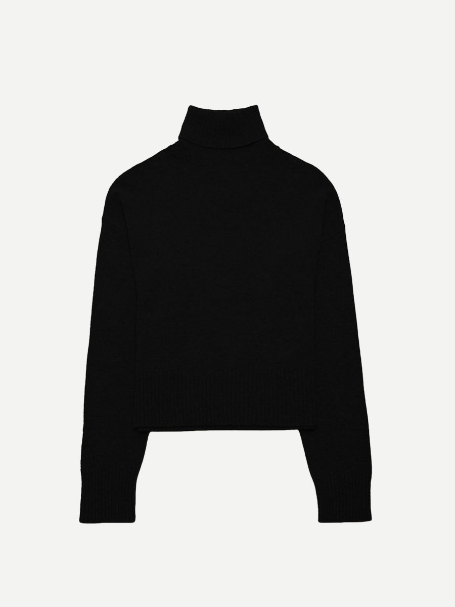 The Uniform | The Relaxed Turtleneck in Black