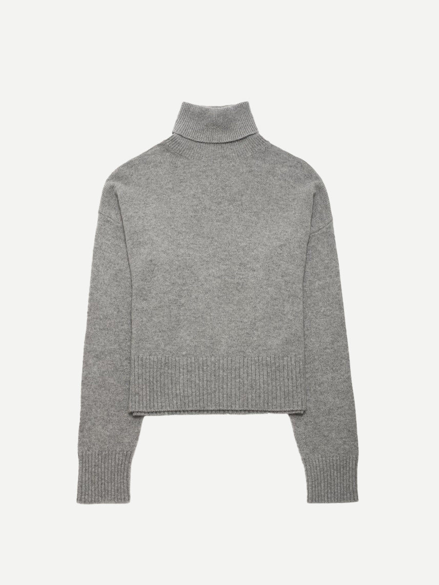 The Uniform | The Relaxed Turtleneck in Light Grey