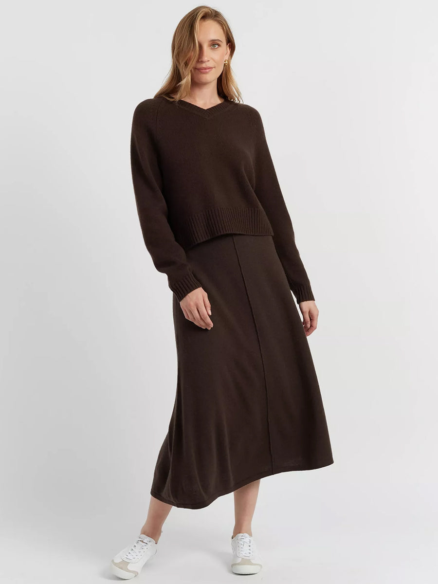 Chinti and Parker V-Neck Sweater in Chocolate