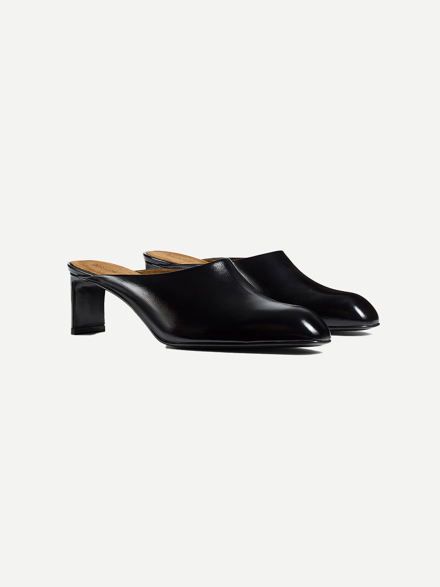 Khaite Colt Mule 50 in Black