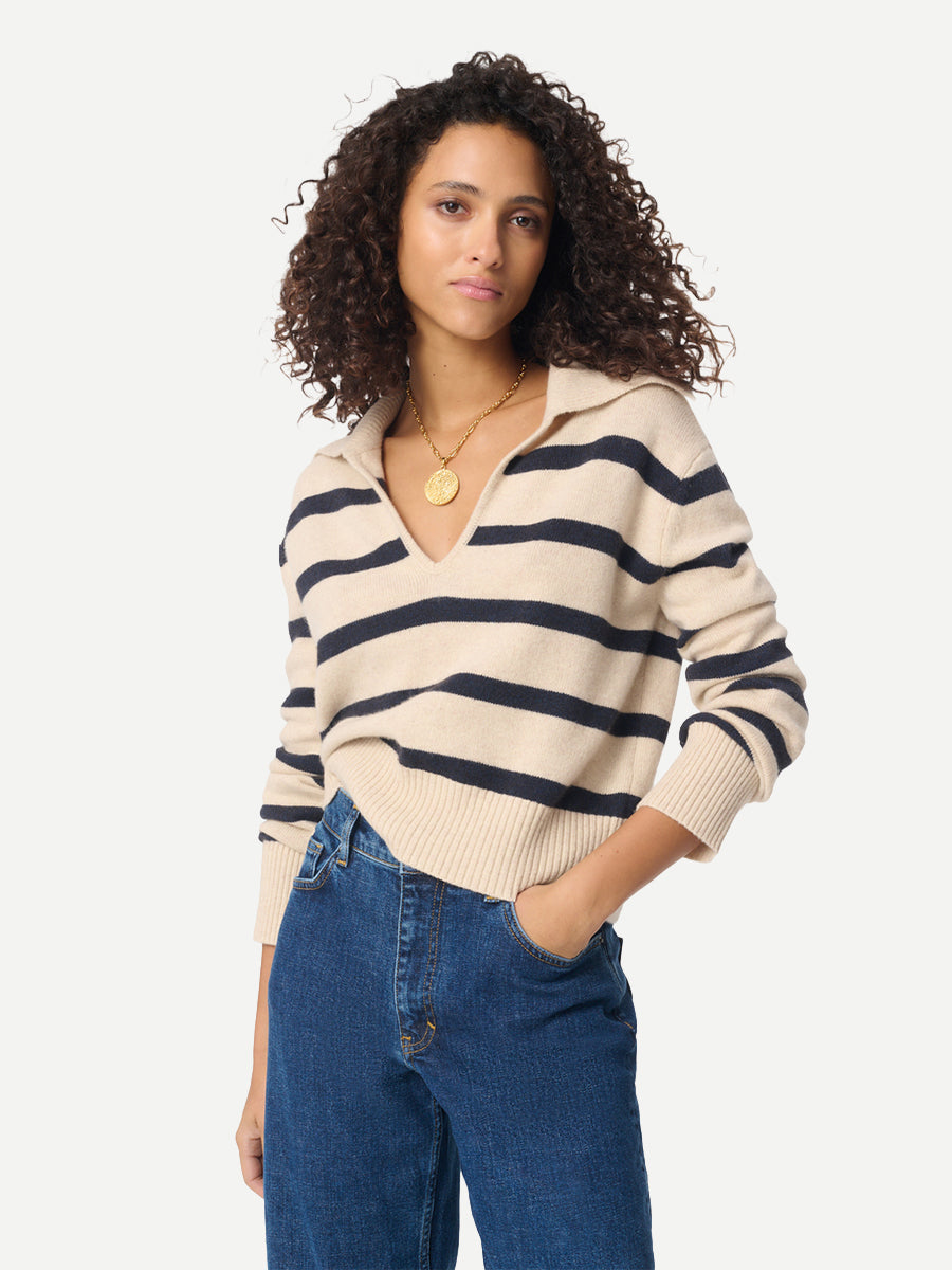 Grenade Sweater in Off White Navy