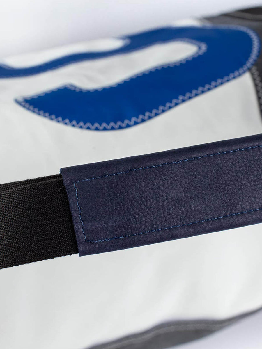 Onshore Navy Bag in Blue/Turquoise