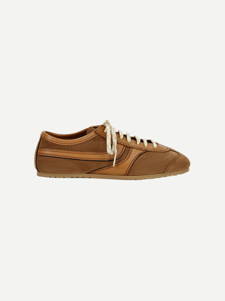 Sneakers in Tan