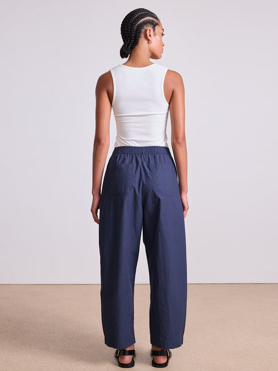 Spa Pleat Pant in Navy