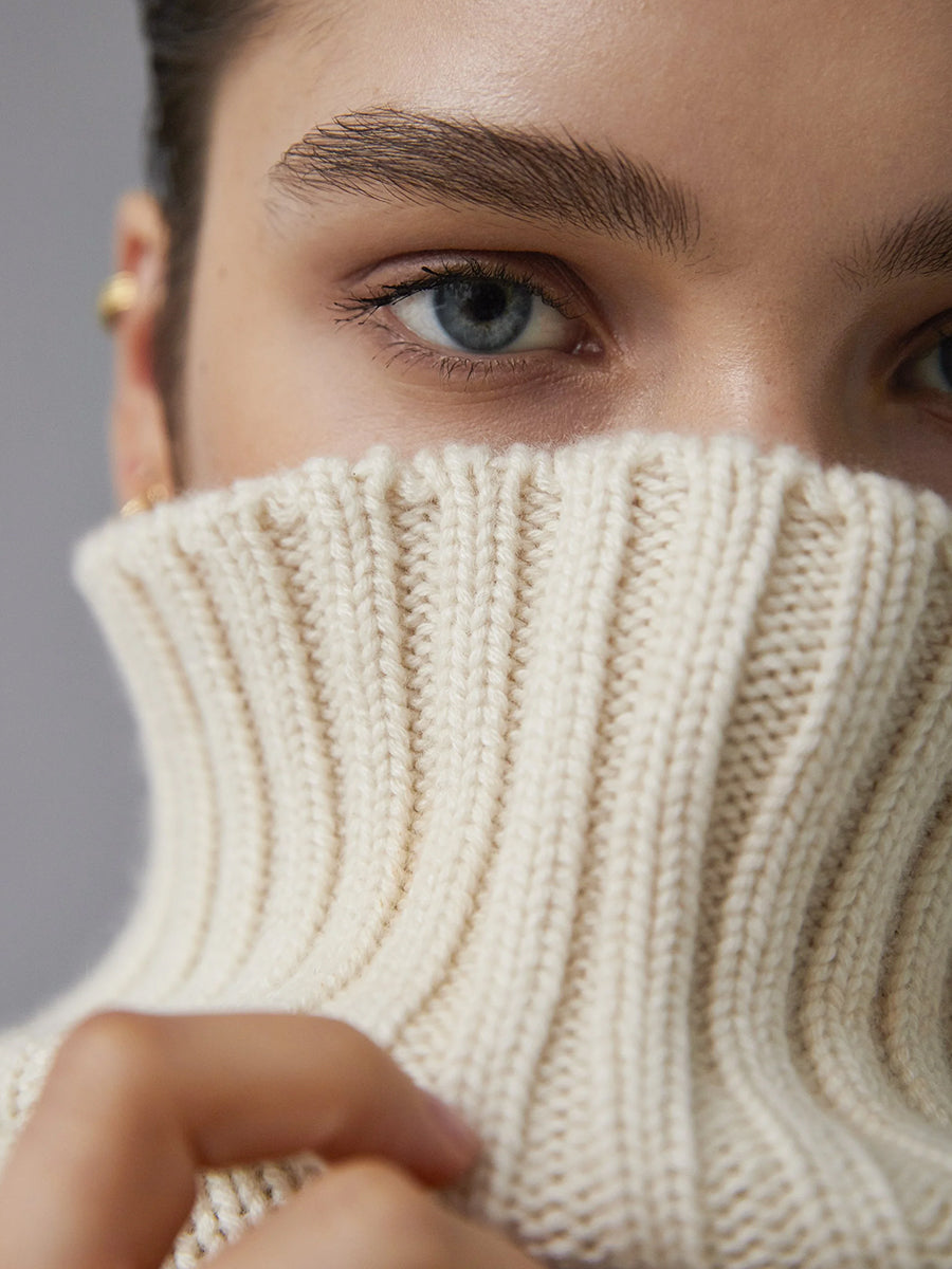 The Uniform | The Chunky Rollneck in Milk
