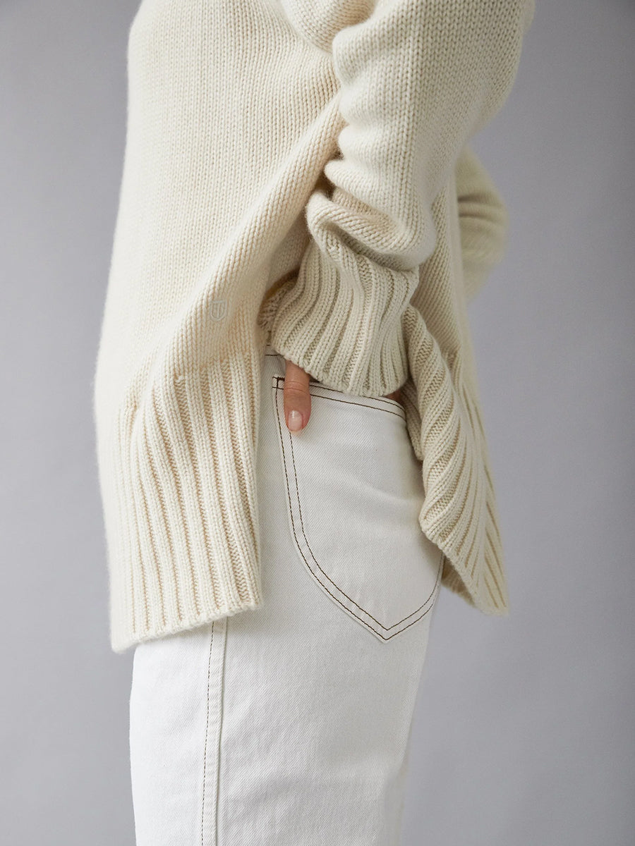 The Chunky Rollneck in Milk