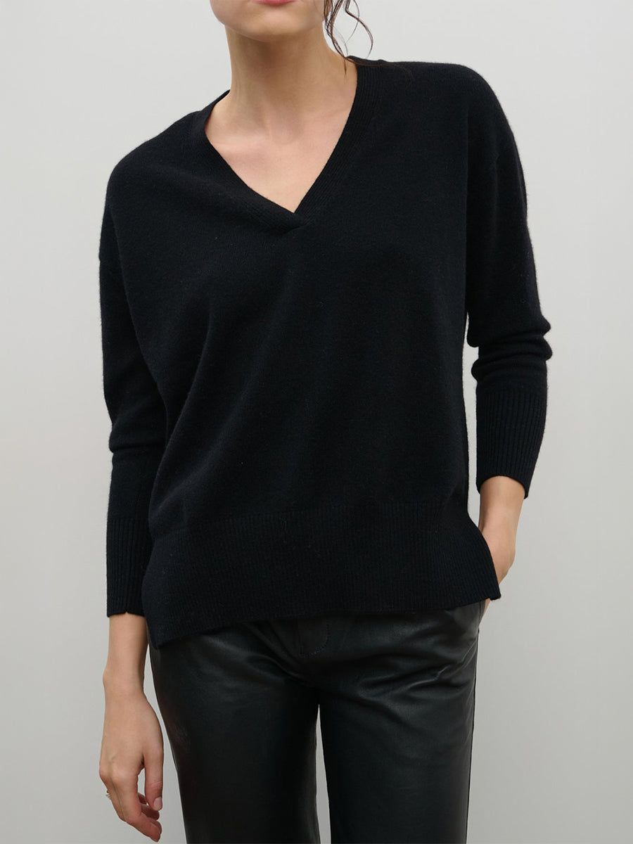 The Lightweight V Neck in Black