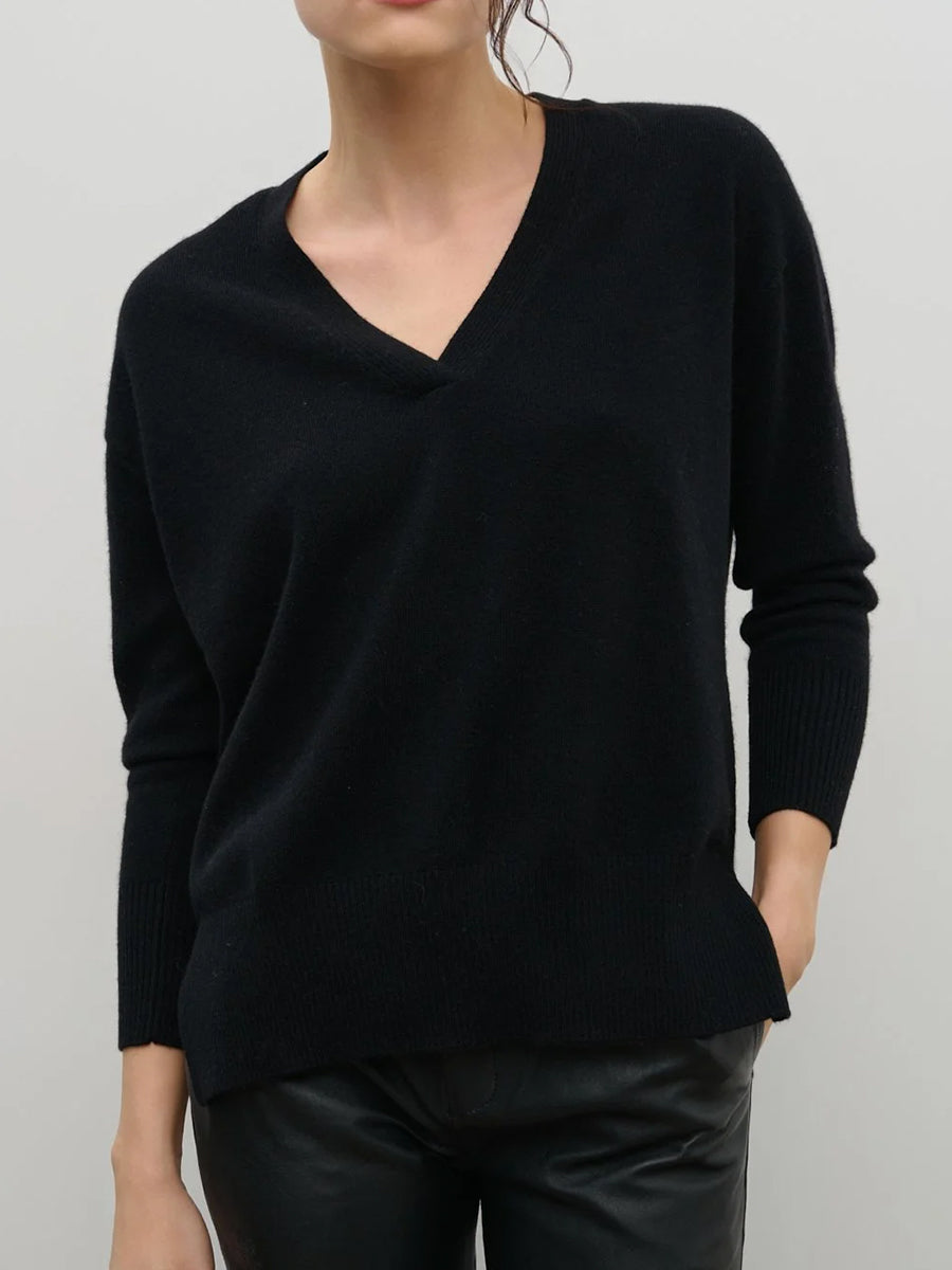 The Uniform | The V Neck in Black